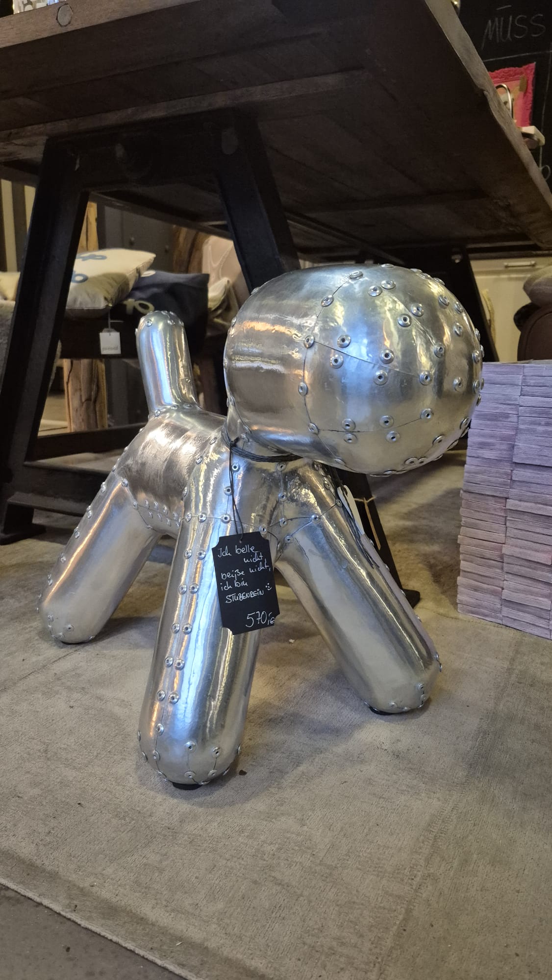 Hundefigur, Metall